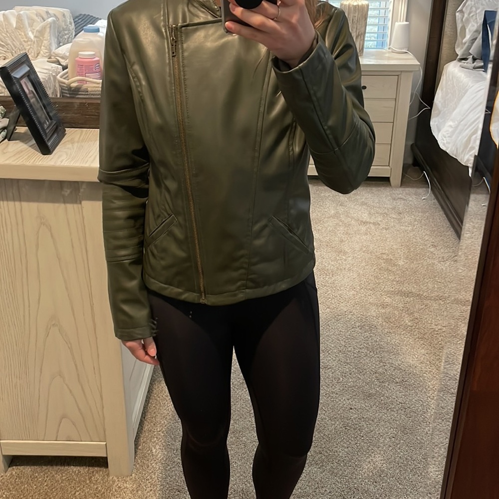Leather jacket - Picture 2 of 7